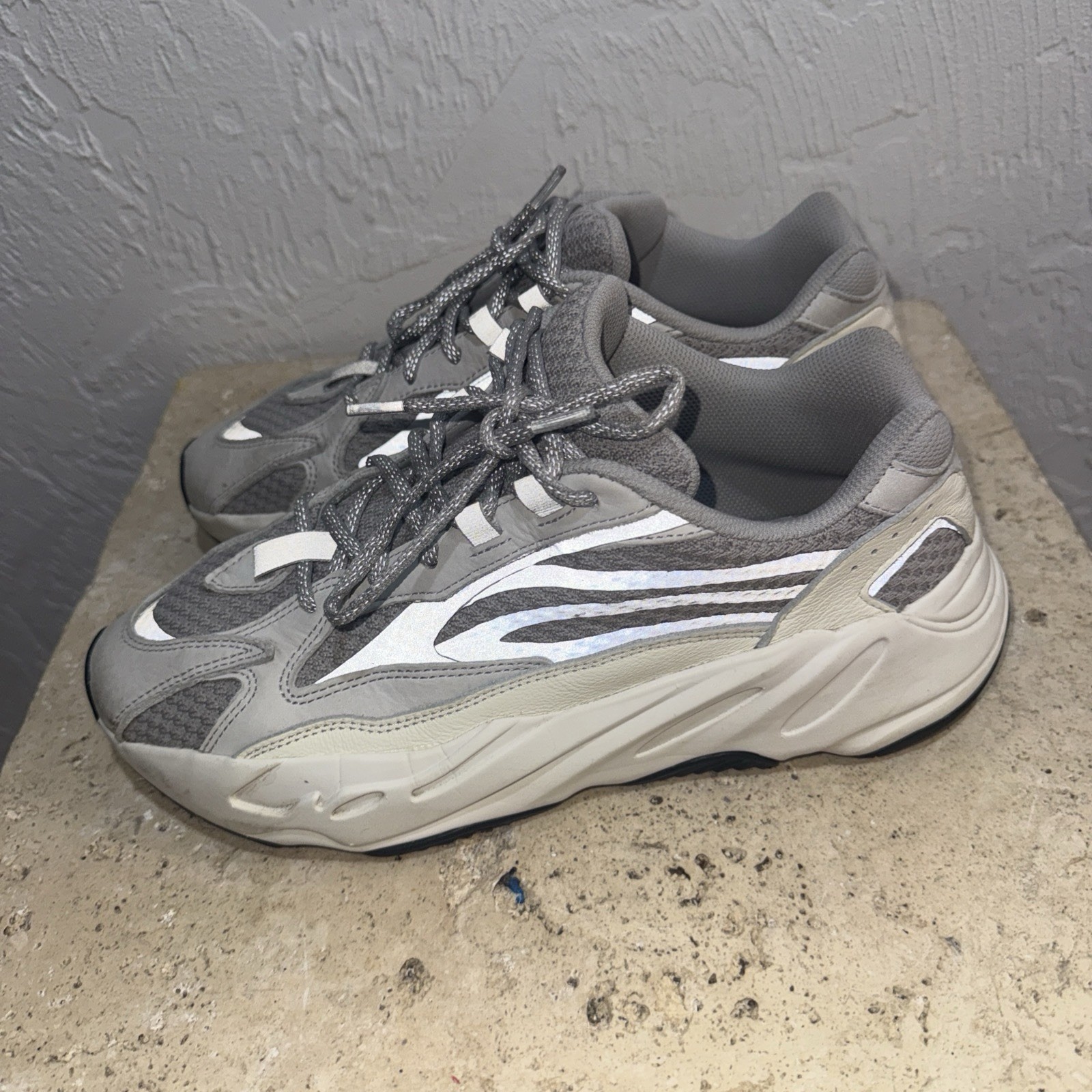 adidas Yeezy Boost 700 V2 Men's Size 10 Static EF2829 thumbnail 8