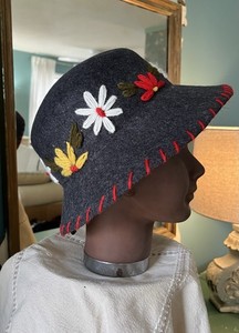 ALESSANDRA BACCI Navy 100% Wool Rosette Floral Crochet Bow Italy Beret Hat NWT Alessandra Bacci | eBay main image 2