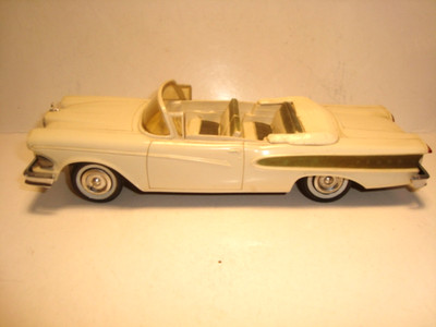 AMT 1958 Edsel Pacer Convertible Dealer Promo Model Car