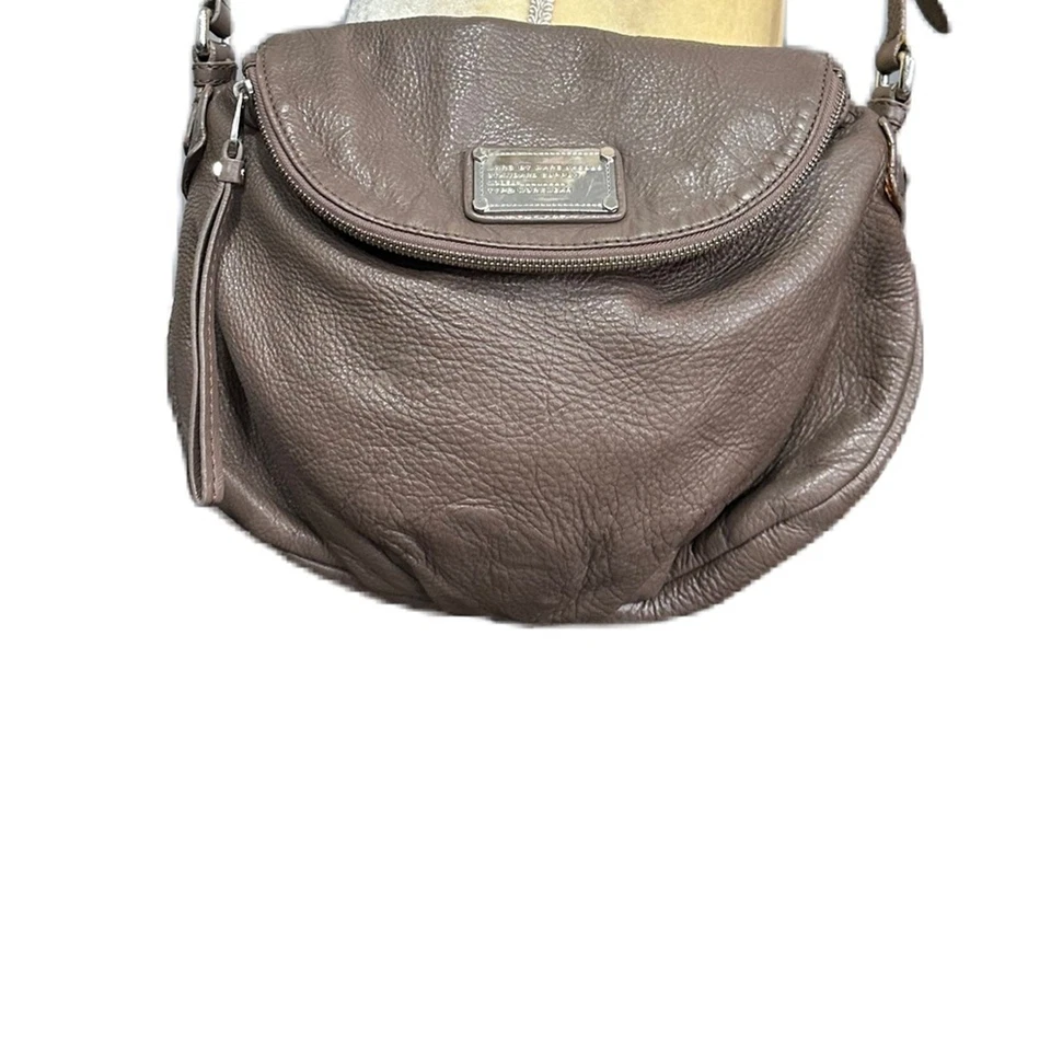 Bolso Bandolera Marc Jacobs Estilo Natasha Cuero Guijarro Foto 4 de 4