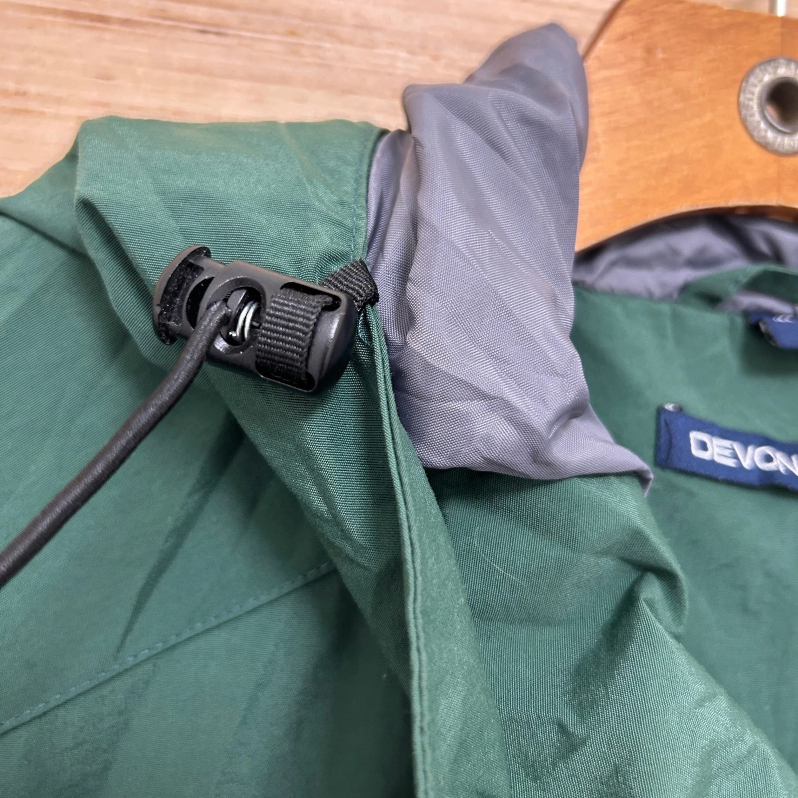 Devon & Jones Mens XL Green Hooded Rain Jacket Windbreaker Yarmouth Embroidered - product detail image 4