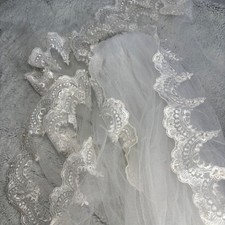 Wedding Bridal Veil 36in Finger Tip Length Lace Pearl Wave Edge w/Comb Hand Sewn