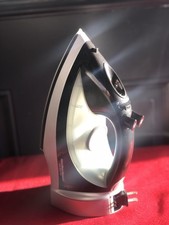 Hamilton Beach Non-Stick Clothes Iron W/Retractable Cord & Auto Shut-Off- Tested