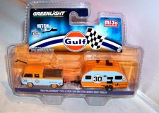 1:64 GREENLIGHT GULF 1968 VW VOLKSWAGEN TYPE 2 CREW CAB 2016 WINNIE TRAILER RARE