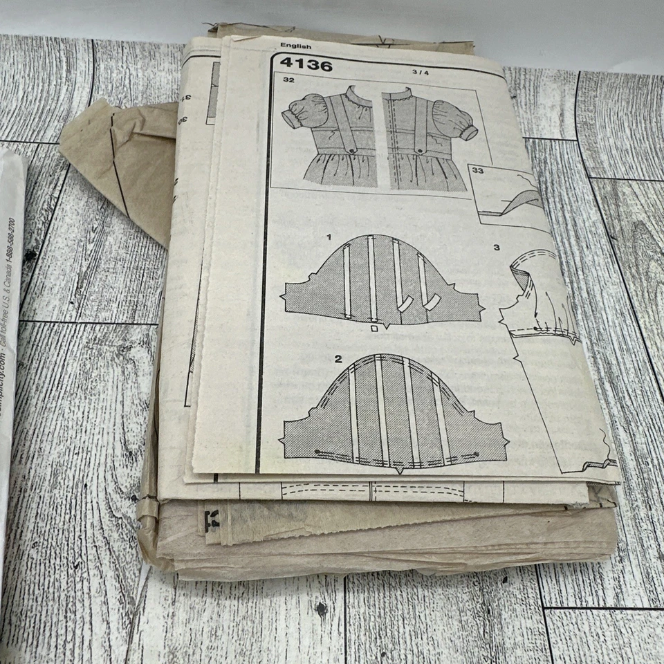 Simplicity 4136 Size 14-22 Wizard of Oz Dorothy, Glinda, Witch Costumes Uncut - Image 3 of 3