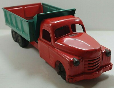 STRUCTO 1950's TOYS DUMP TRUCK HYDRAULICALLY OPERATED PRESSED