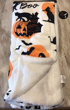 Halloween BOO Black Cat Plush Warm Sherpa Throw Blanket Holiday Home Season NEW