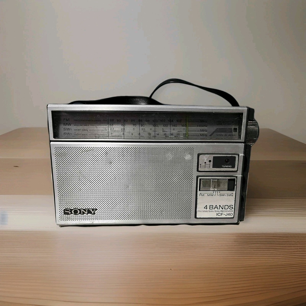 Sony ICF-J40 4 Band FM/MW/SW1/SW2 Receiver Working Rare - Read