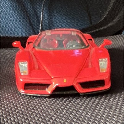 Ferrari Enzo Ferrari 2002 1:18 Red Diecast Supercar Model, Opening Doors