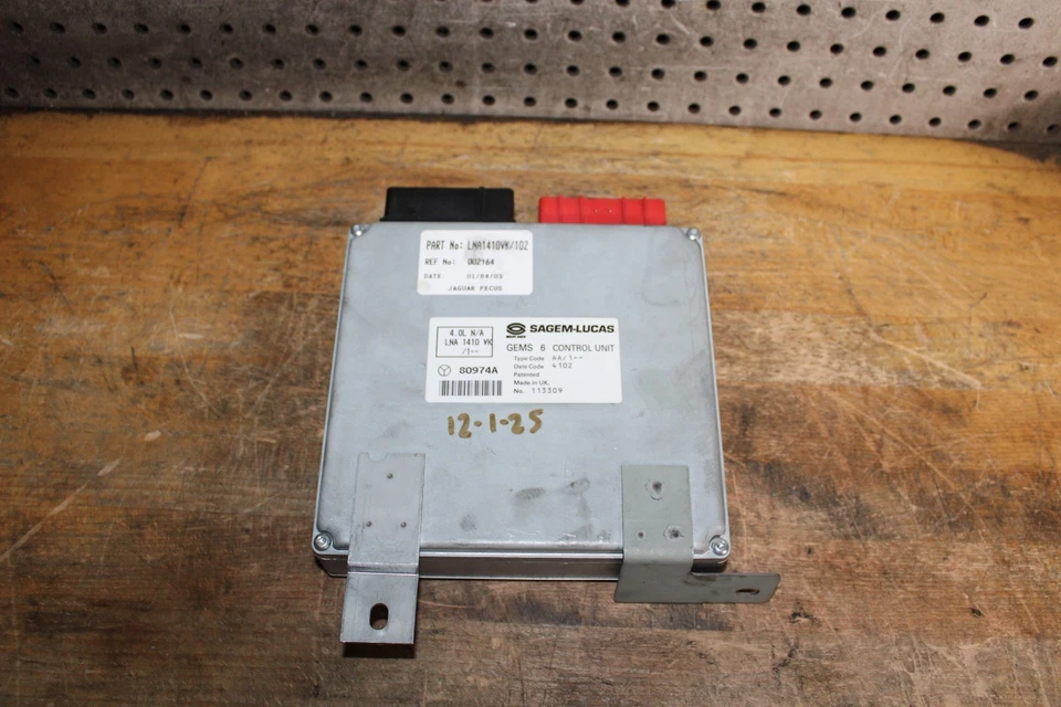 Jaguar XJ6 1996 motor de 4,0 L módulo de computadora ecu ecm fabricante de equipos originales LNA1410VK Foto 2 de 4