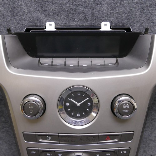 2008-13 Cadillac CTS Sedan Radio Climate Control Dash Clock Unit 19W Ebony 77260 - Picture 2 of 11