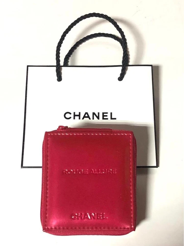 Bolso de cosméticos Chanel Rouge Allure charol rojo no a la venta con mini comprador Japón Foto 2 de 4