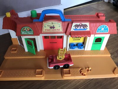 Vintage Fisher Price Play Family Action Fire House Engine Retro - Main Image