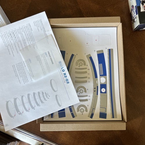 Star Wars Build R2-D2 Model Kit with LED Lights & Audio Chip New - 第 4/4 張圖片