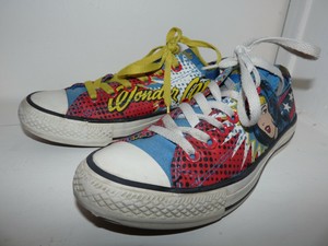 wonder woman converse