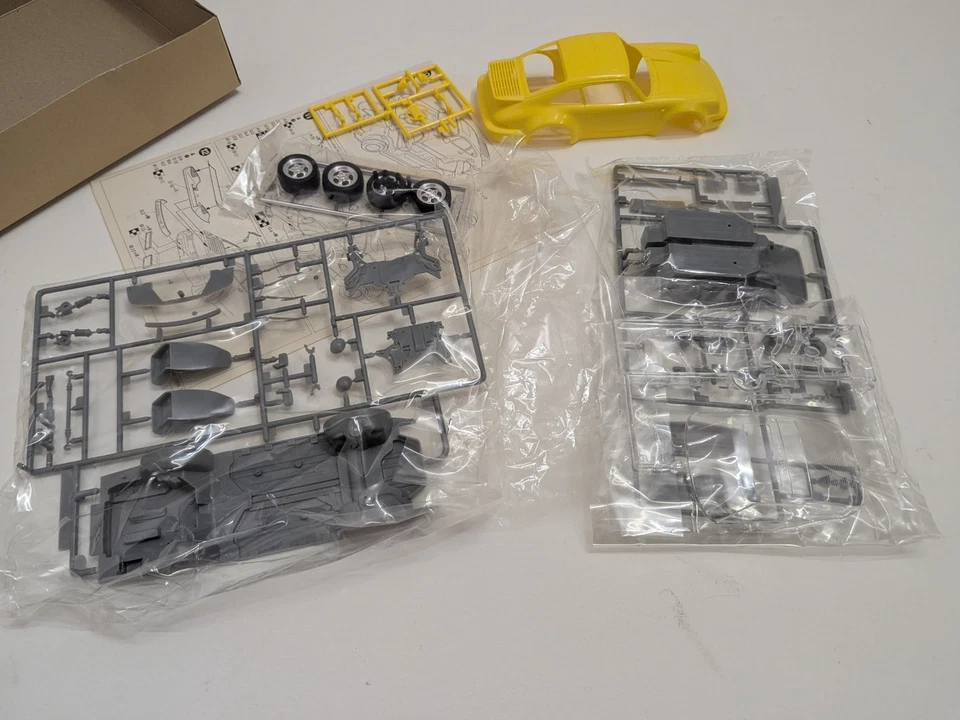 Fujimi 1/24 Porsche 911 Carrera 3.8 RS - Immagine 3 di 4