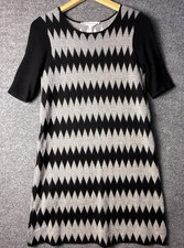 BCBGeneration Medium Women’s Black/White Sweater Dress Short Sleeve Office Casua