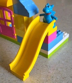 LEGO DUPLO DOCTOR PLUSH GARDEN CLINIC 10606 USED WITHOUT MATS