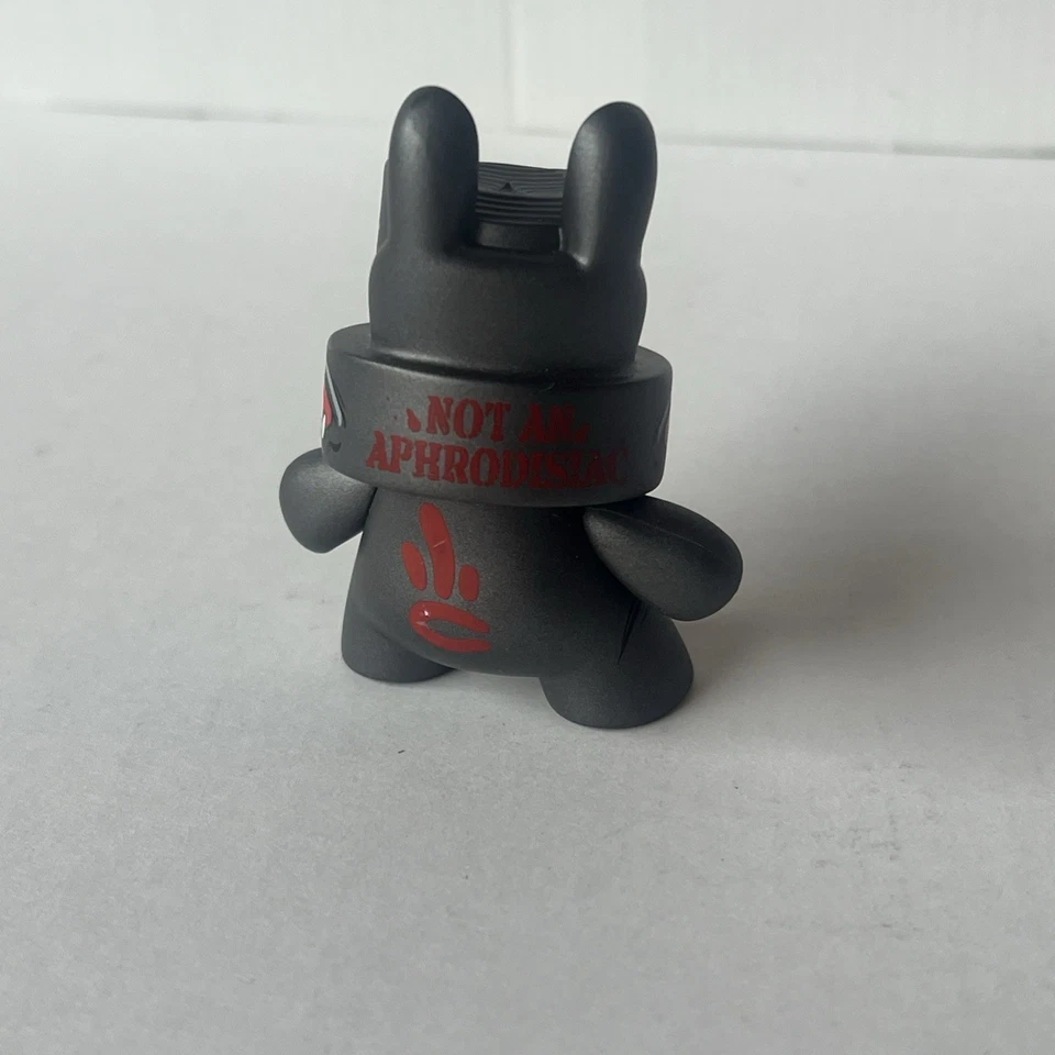 Kidrobot Fatcap Serie 3 D. Ross Escriba Rinoceronte Gris 2.5" Graffiti Arte Juguete Gorra Grasa Foto 3 de 4