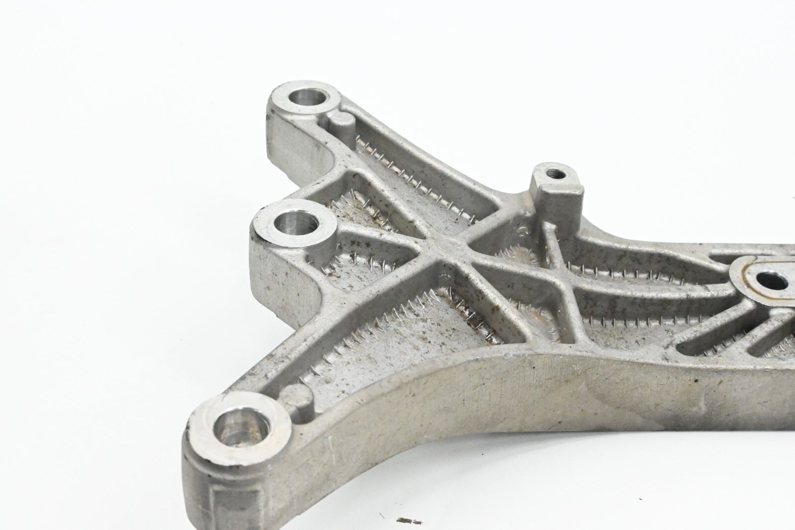 ⭐ 14-21 Maserati Ghibli Quatt Front Crossmember Gear Box Support Bracket Oem