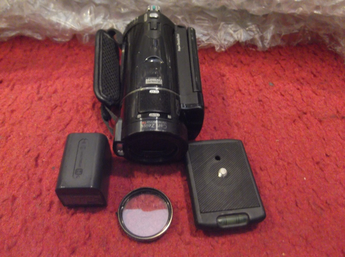 Sony HandyCam HDR-CX7 6.1MP Video Camera Camcorder - Black
