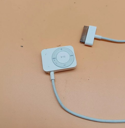 Apple iPod A1187 FM Radio Remote 2007 Collectible 4th Gen Mini White D233 - Picture 2 of 6