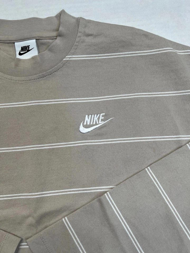 Nike Beige Rayas Cuello Redondo Manga Larga Talla Pequeña Foto 4 de 4