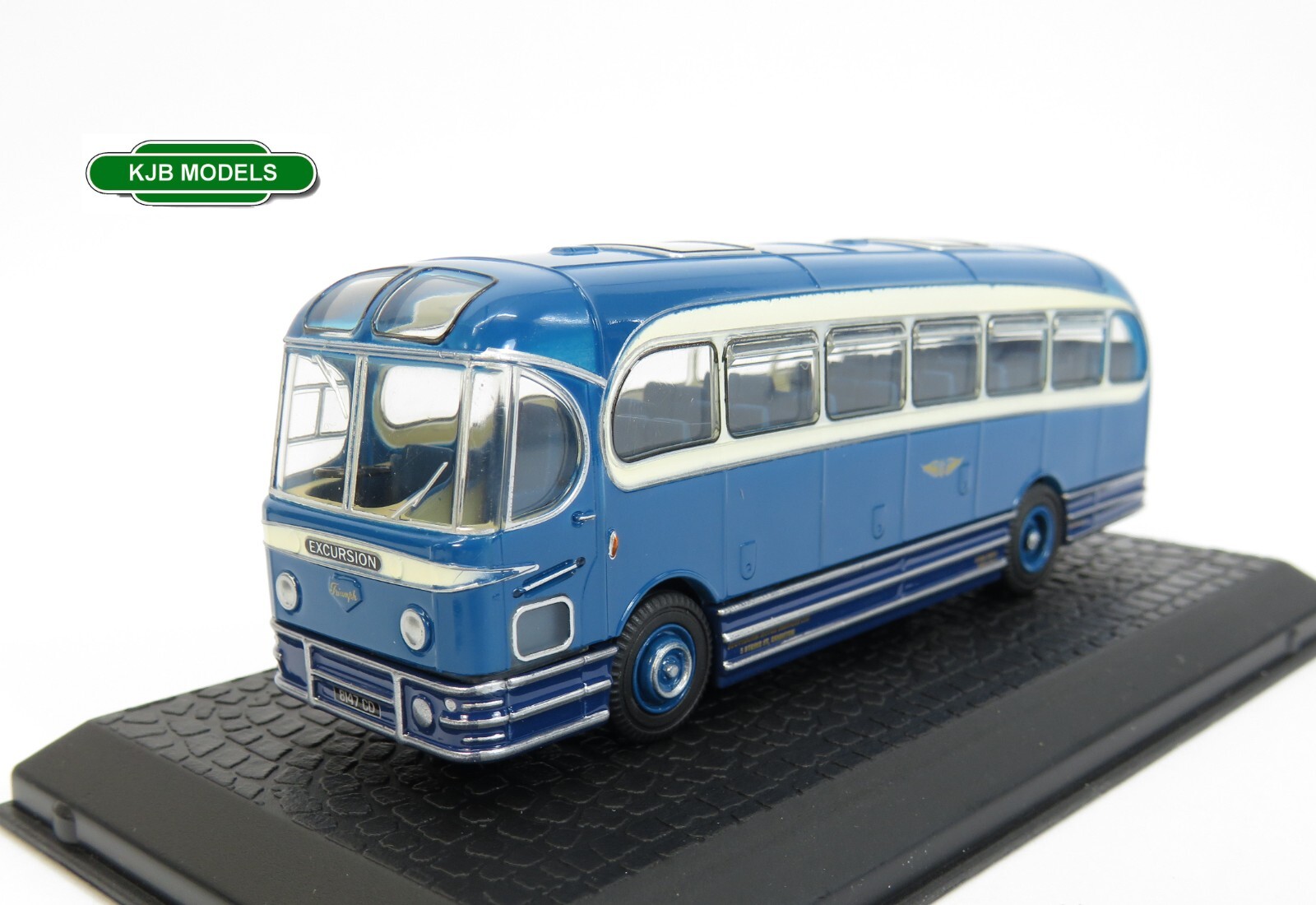 OO Gauge Oxford Diecast 1:76 76WFL002 Weymann Fanfare Triumph Coaches Leyland
