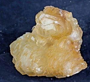 Calcite-Xls-Roosevelt-Ave-Quarry-York-PA-lenticulated-amp-nailhead