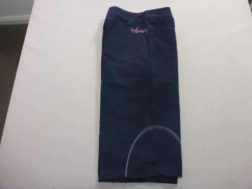 087 GIRLS EX-COND BILLABONG 'BILLY GIRLS' BLK / GREY CARGO SHORTS 10 $70 RRP. - Picture 7 of 7