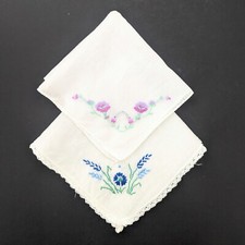 Set of 2 Vintage Hand Embroidered Handkerchiefs Flowers 10" x 10"