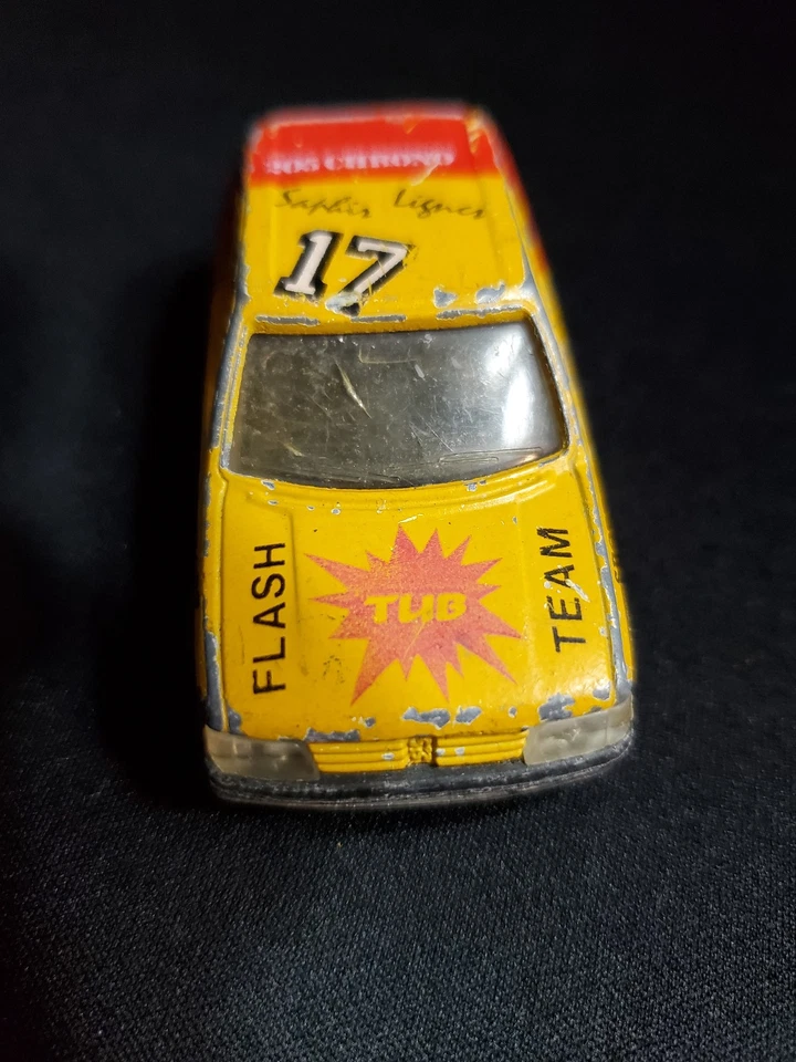 (1129) Majorette Peugeot 205 GTI 1:53 jaune et rouge 281/210 - Photo 3/4