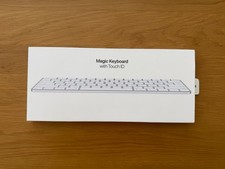 Apple White Magic Keyboard with Touch ID w/ Lightning to USB-C Cable