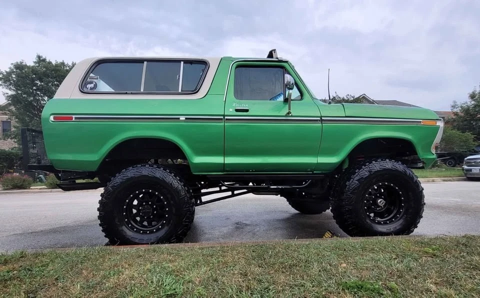 Ford Bronco 1979  Foto 3 de 4