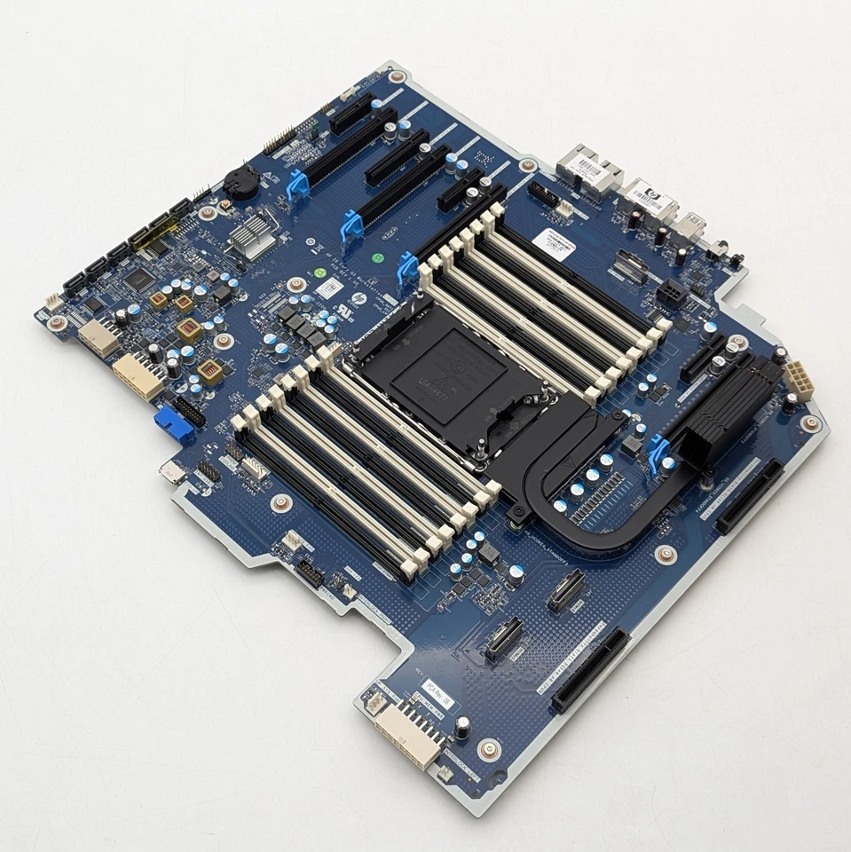 Placa madre sistema HP Z8 G5 FURY WIN 16x DDR5 PCIe 5.0 LGA 4677 (M41247-601) Foto 3 de 4