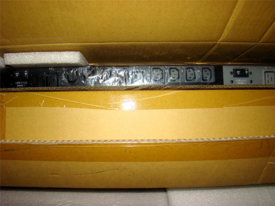 Tripp Lite PDV3VSR6L1530 3-Phase Switched 10kW Power Distribution Unit New Other - Image 3 of 4