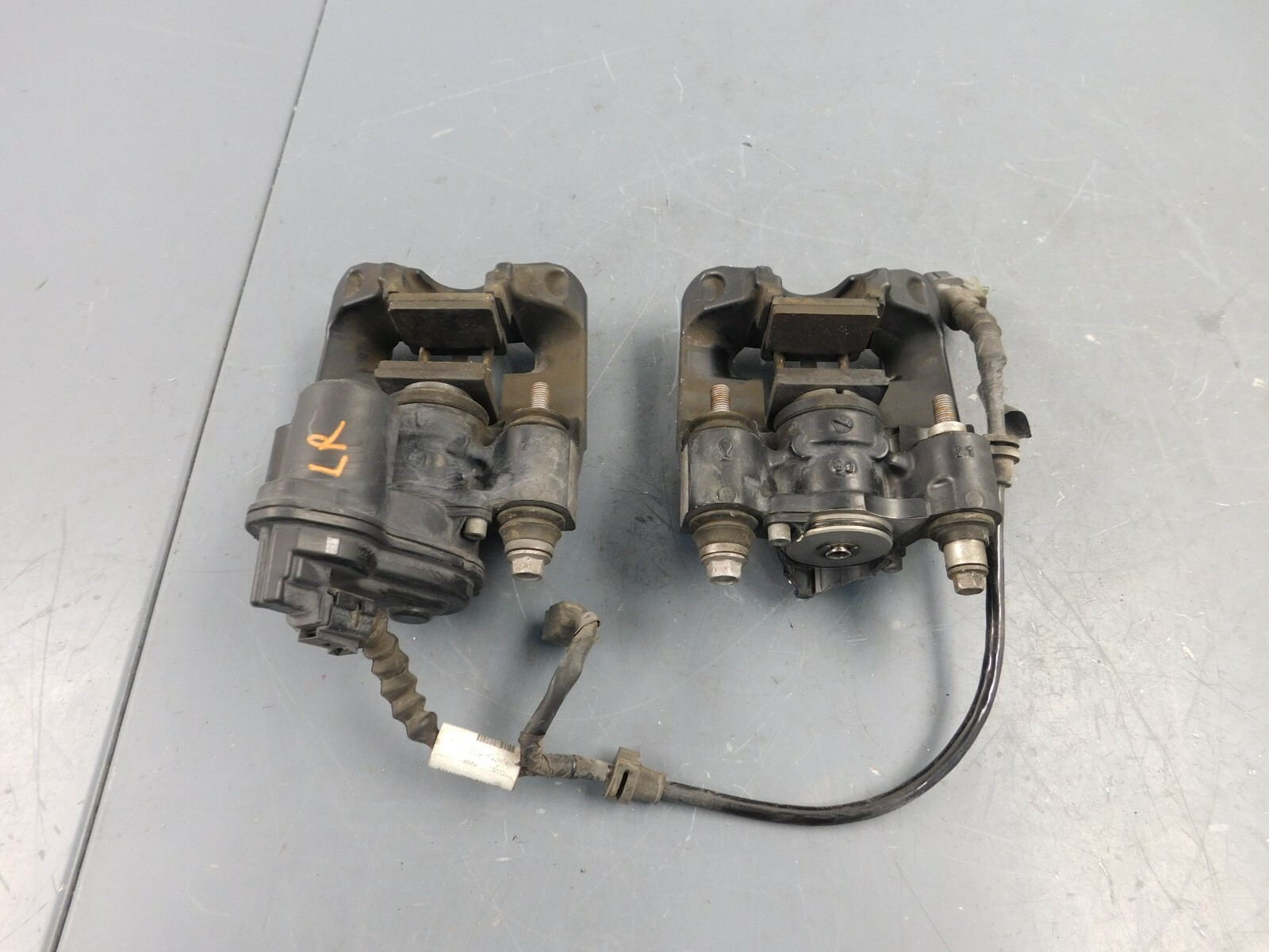 2017 16 - 21 Acura NSX Parking  Brake Caliper Set #0295 F4