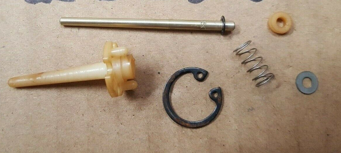 1981 1982 1983 Suzuki GS650 carb jet needle #5C45 w/ retainer parts MIKUNI OEM