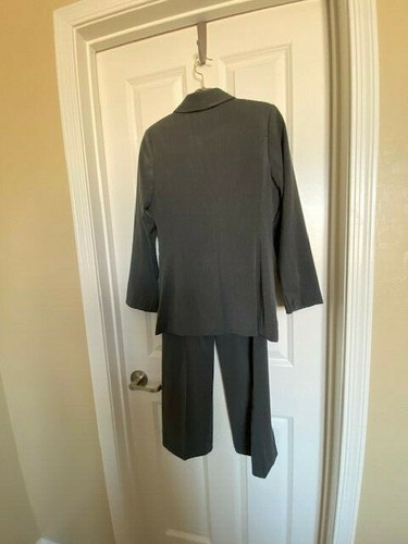 Max Studio Two Piece Pant Suit Charcoal/Stripes Size 4 - Picture 2 of 12