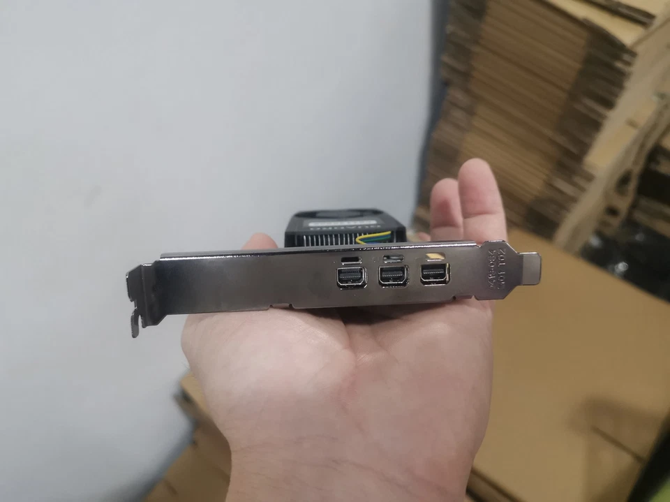 NVIDIA Quadro P400 2GB GDDR5 PCIe Graphics Card PNY VCQP400-PB - Image 4 of 4