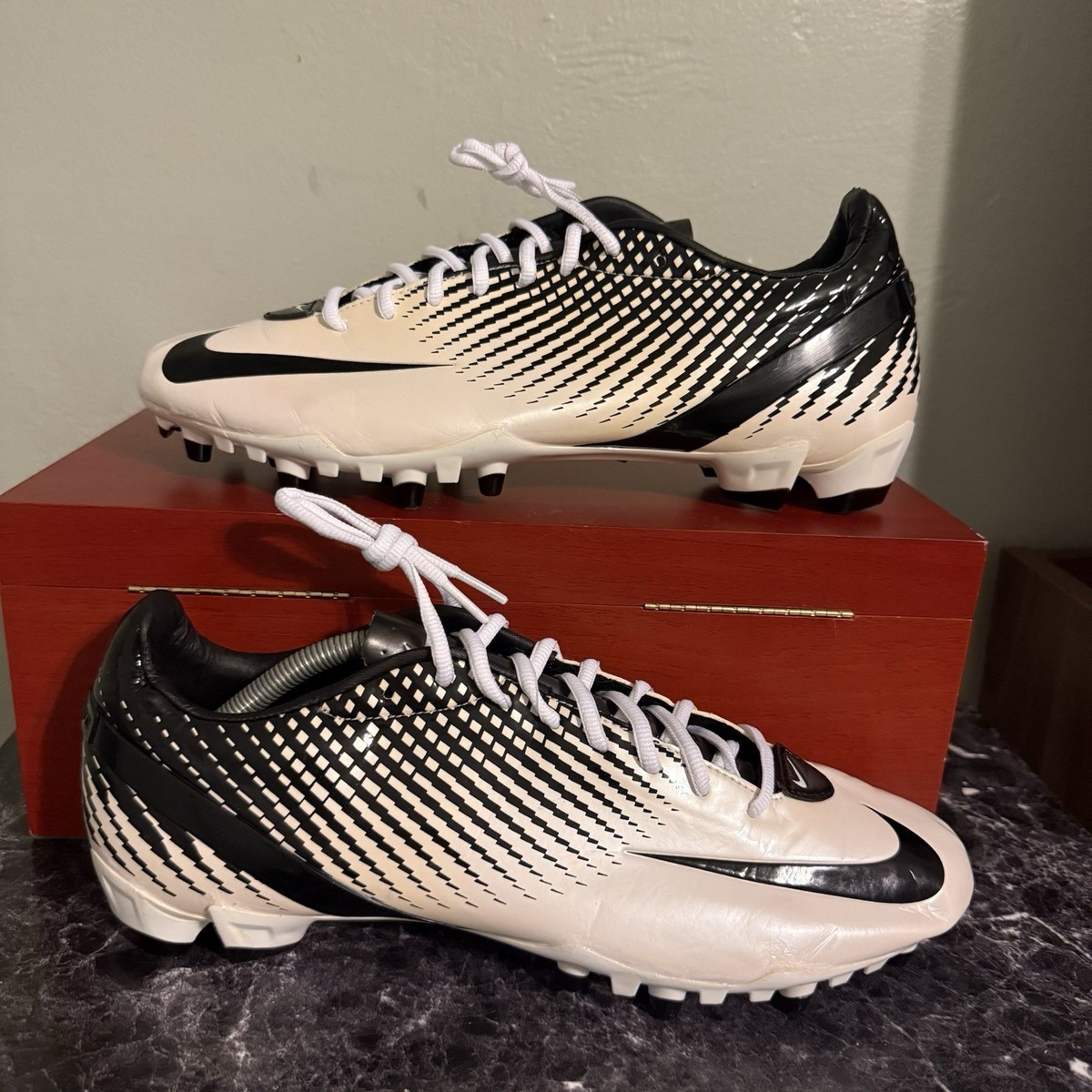 NIKE MENS 11 NIKE ALPHA VAPOR CARBON ONE FOOTBALL CLEATS CLEAT BLACK WHITE | eBay