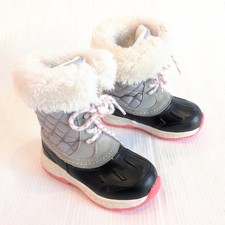 CARTER'S Girls Black and Gray Kids Winter Snow Boots with Fur Trim Size 8