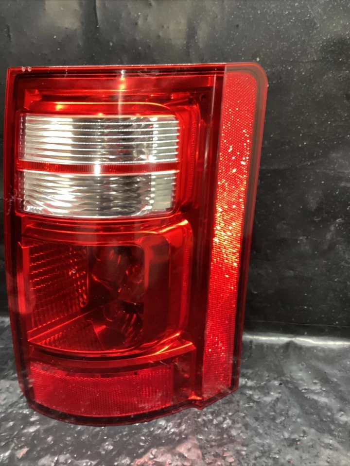 USED 08 - 10 DODGE CARAVAN Passenger Right Tail Light OEM - Image 3 of 4