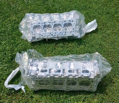 2003-2004 Ford Mustang Cobra Cylinder Heads 32V 4V 4.6L SVT  03 04 Mach 1 DA