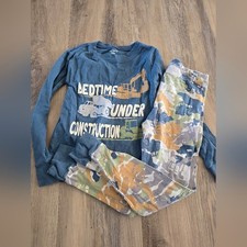 Carters 5T Boys Pajamas Good condition