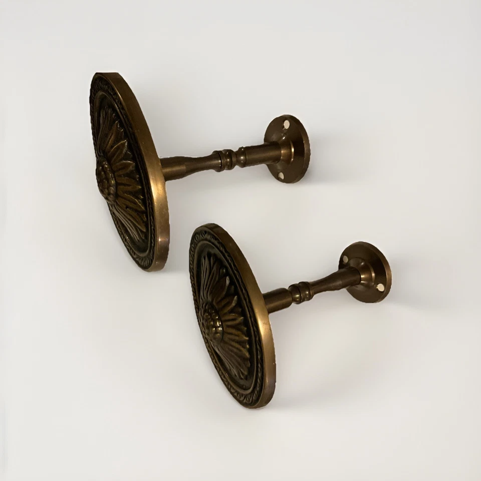 2 Cortinas de flores de latón macizo de colección Girasol, grandes ovaladas 4"x3" raras usadas Foto 3 de 4