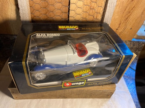 Burago 1932 Alfa Romeo 2300 Spider Die-Cast Metal 1:18 Scale Replica - Picture 2 of 4