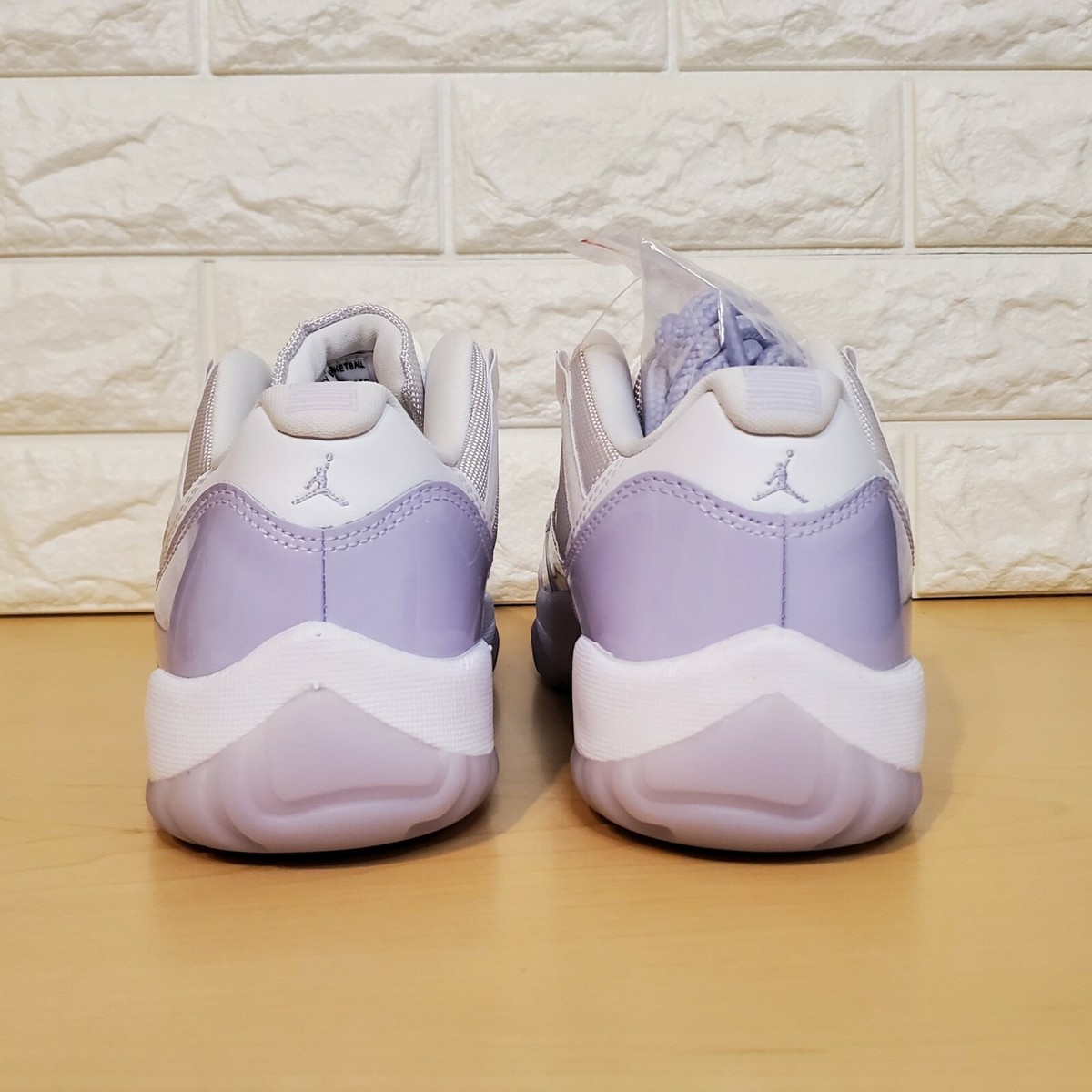 Nike Womens Size 8.5 Air Jordan 11 Retro Low Pure Violet White