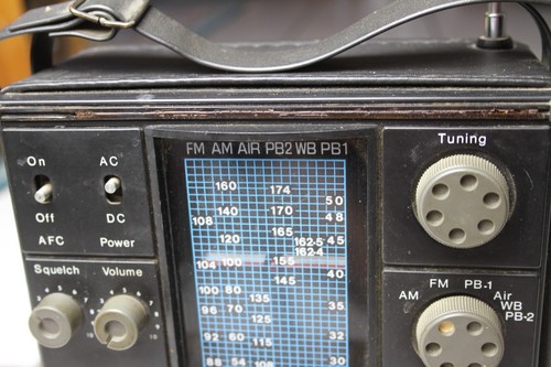 VINTAGE PRECOR LED SOLID STATE 825 RADIO AM/FM 18 TRANSISTOR funktioniert mit Kabel - Bild 2 von 14