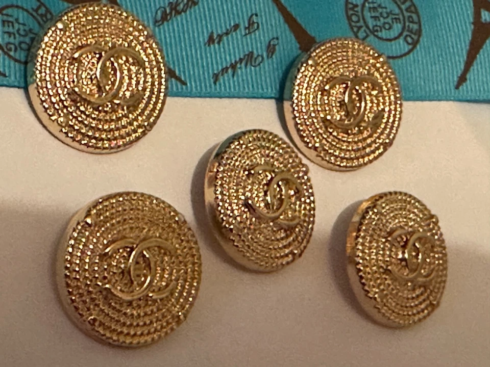 5 VINTAGE CHANEL KNÖPFE GOLD SEIL METALL IKONISCHES DESIGN Gold CC Logo, 25mm - Bild 3 von 4